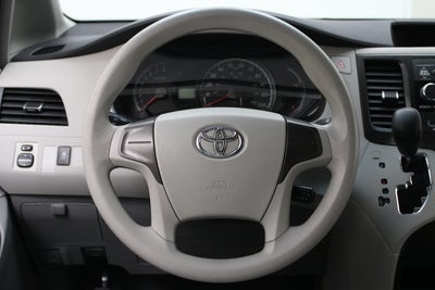 2011 Toyota Sienna 5dr 7-Pass Van I4 FWD (Natl)