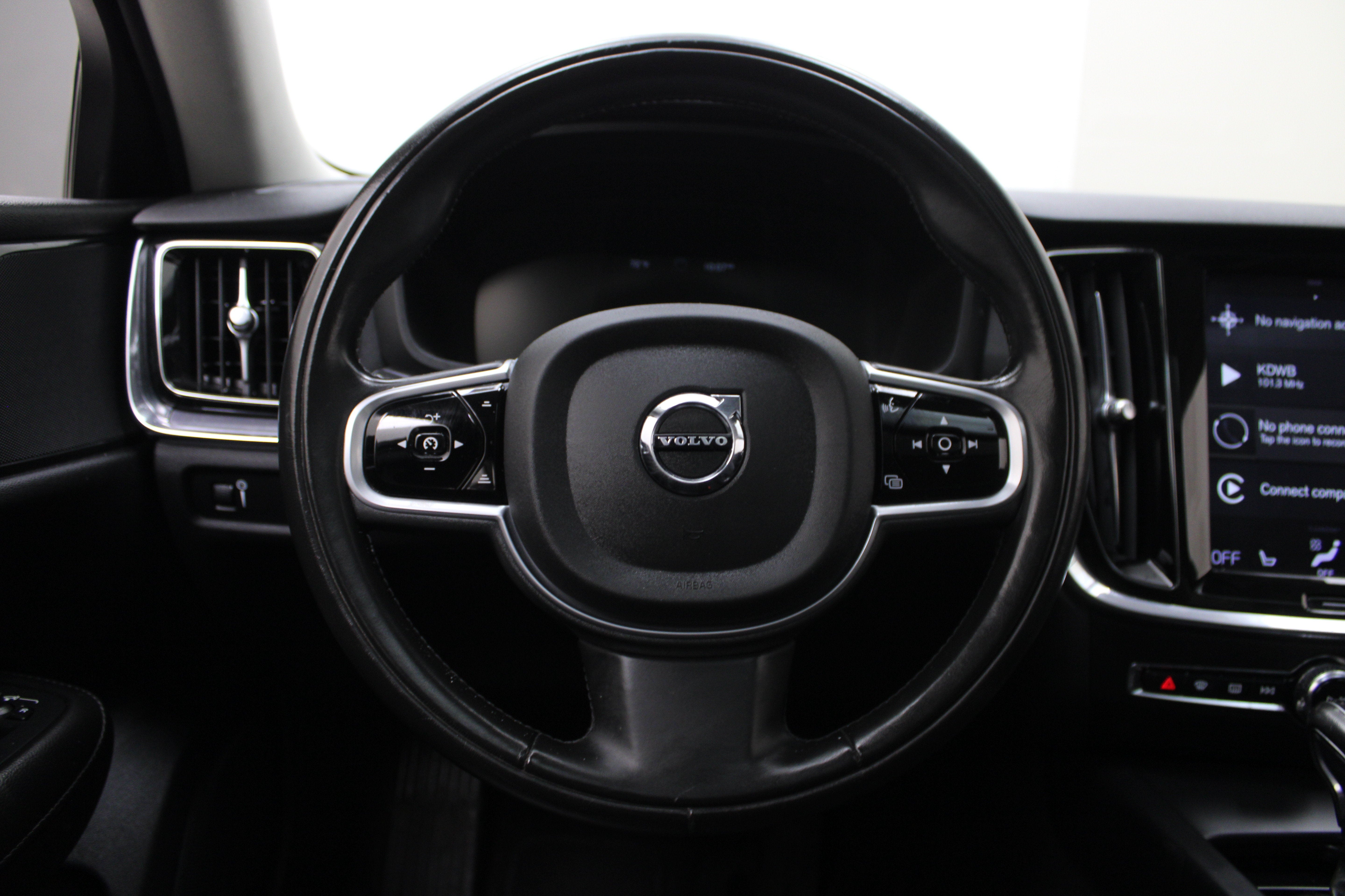 2020 Volvo S60 Momentum