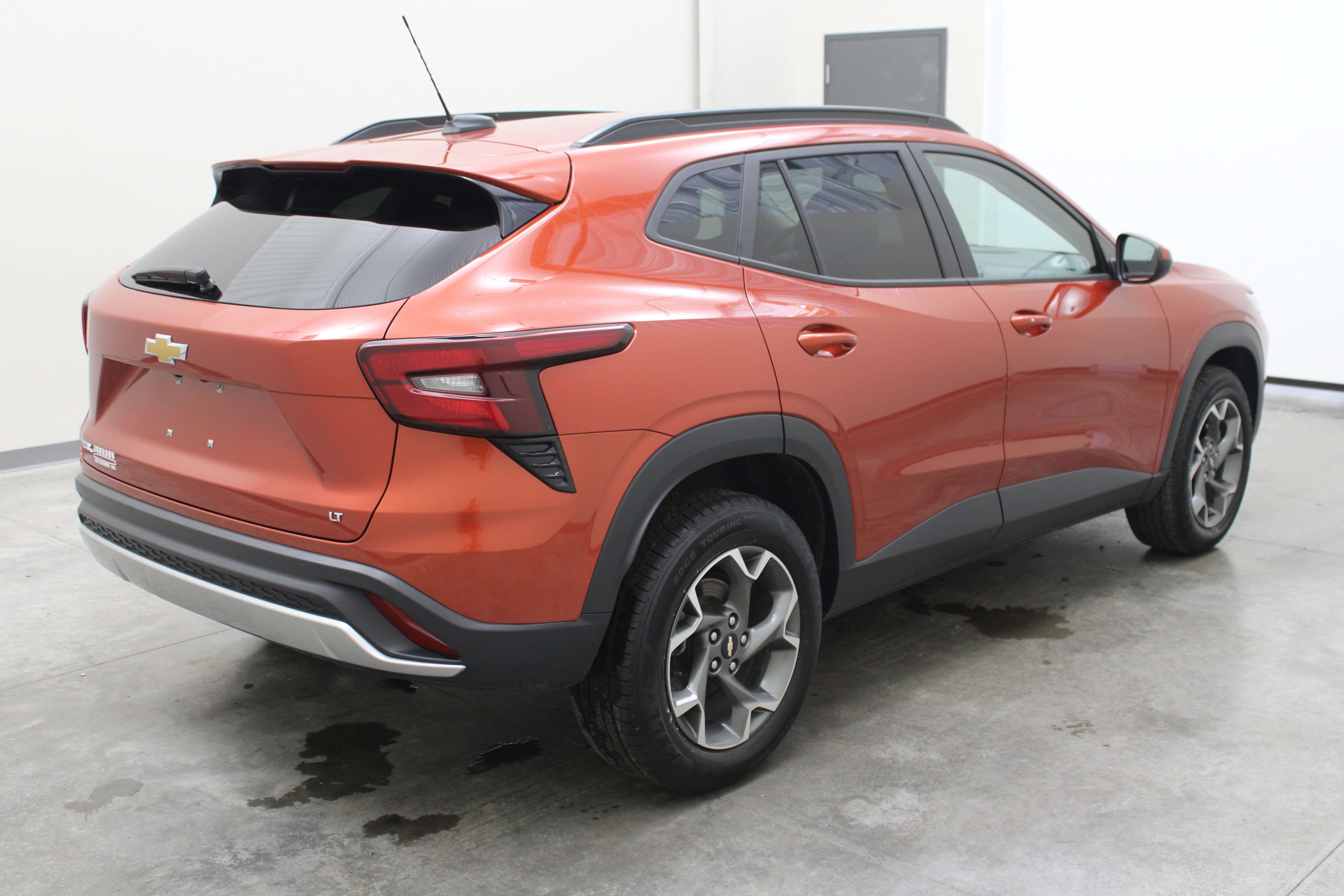 2024 Chevrolet Trax LT - Photo 17